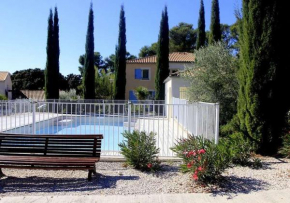 Maison calme piscine pinède PMR parking